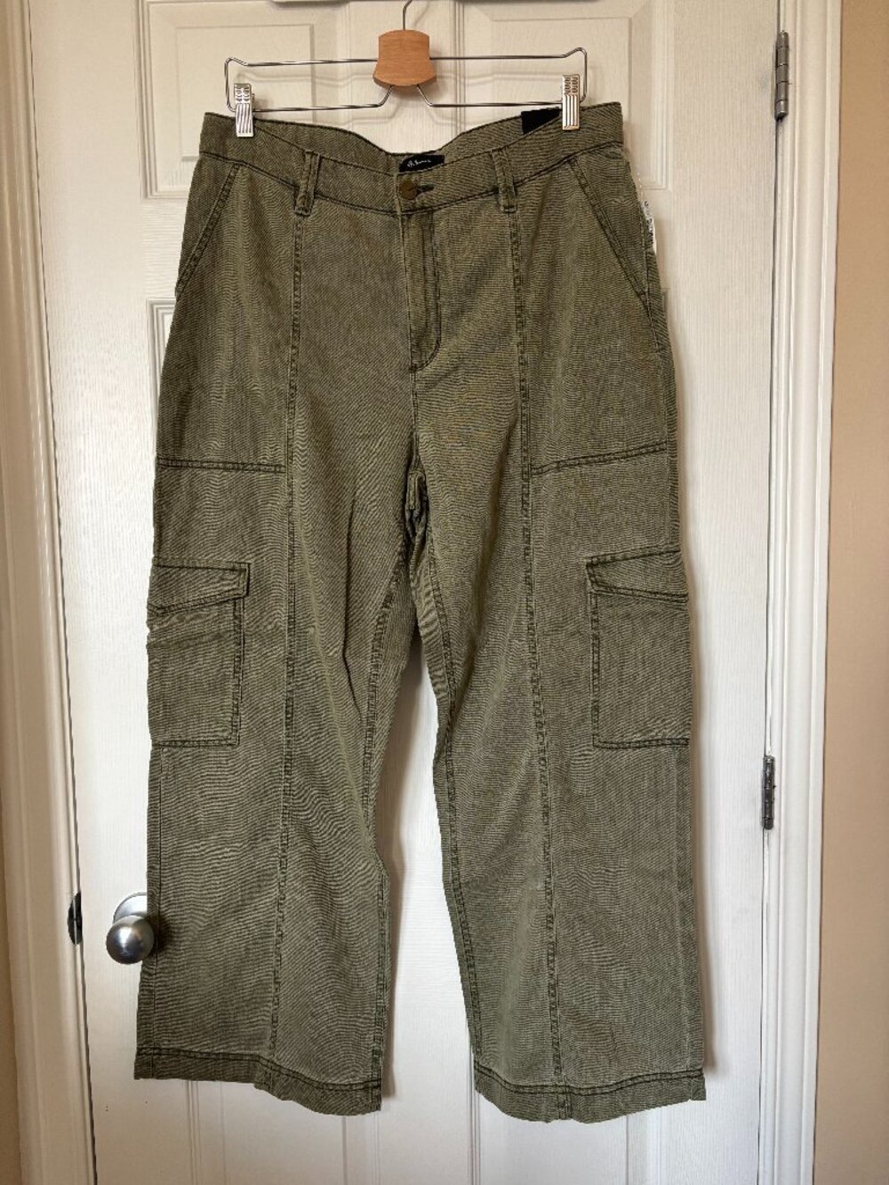 NWT Reitmans // Wide Leg Cargo Pants (Size 32 / 14 / L Petite)